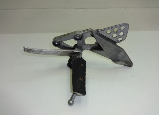 Main step holder left Yamaha FZR 1000