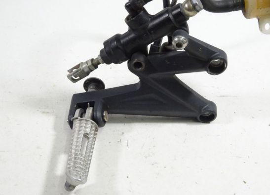 Main step holder right Triumph Street Triple 675