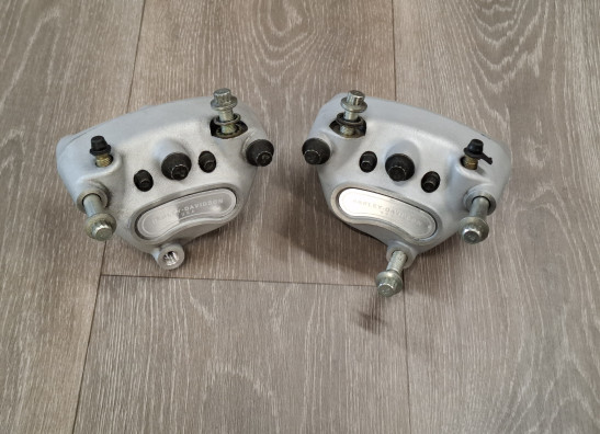 Bremssattel Bremszangen vorne Harley Davidson VROD VRSC