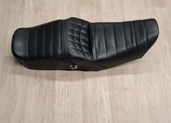 Zadel Kawasaki CSR 305 LTD