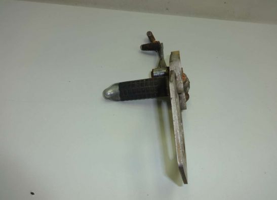 Main step holder left Suzuki GSX 400 X Impulse