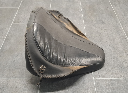 Zadel Harley Davidson FLSTN Deluxe