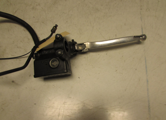 Rempomp achter Suzuki Burgman 650