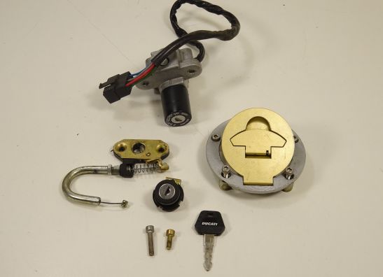 Slotenset Ducati ST2
