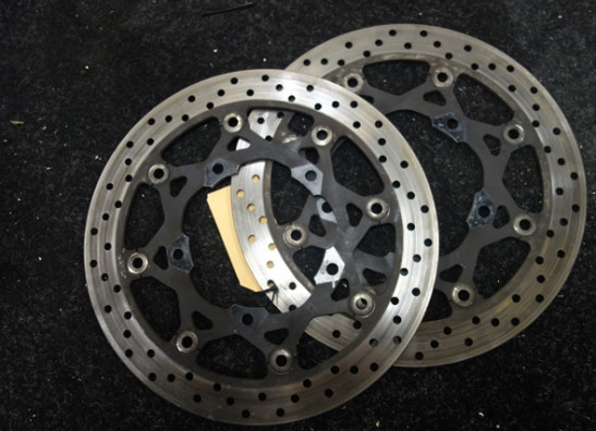 Remschijven set Suzuki GSR 750