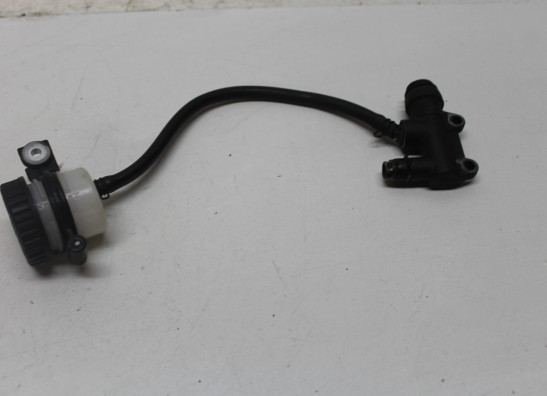 Rempomp achter Moto Guzzi 1200 sport