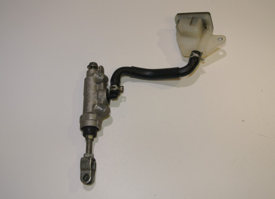 Rear brake master cylinder  Suzuki GSR 600