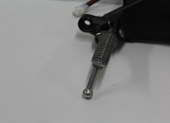 Fussrastetrager vorne rechts Yamaha YZF R1