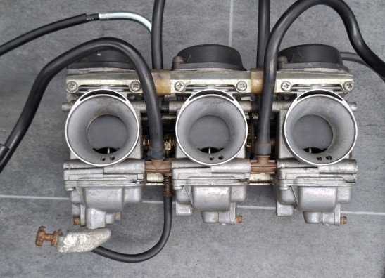 Carburateurset Triumph Trident 900