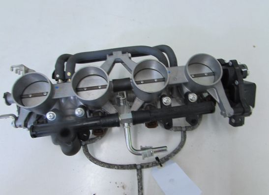Throttle body Suzuki GSR 750