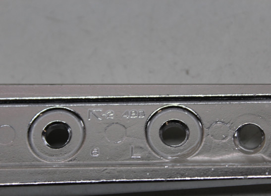 Voetsteun links Suzuki M 1800 Intruder