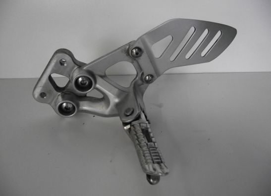 Main step holder left Suzuki GSX R 600