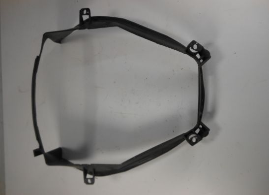 Cowl V shape under BMW K 1300 S