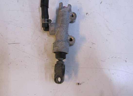 Rempomp achter Kawasaki ER 6