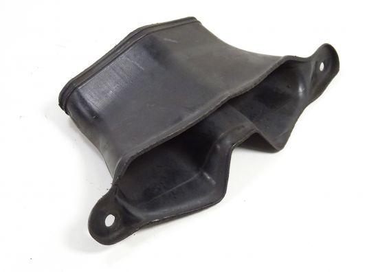 Luchtbuis midden Triumph Sprint ST 1050