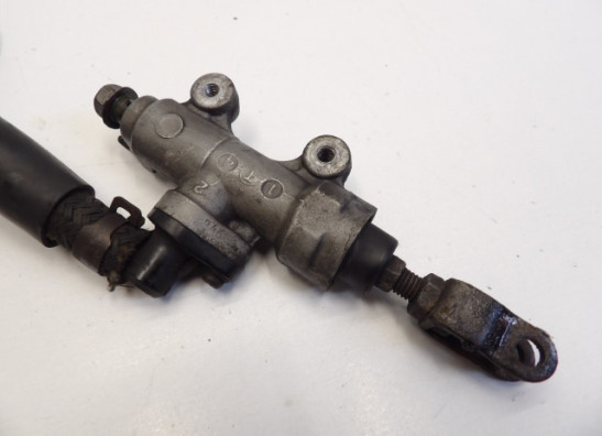 Rempomp achter Honda CBR 1000 F