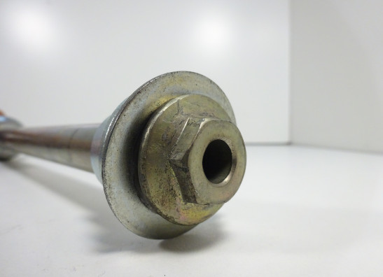 Rear axle Suzuki SFV 650 Gladius