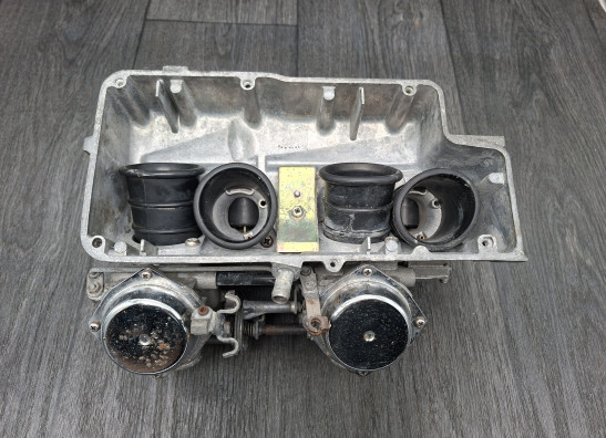 Carburetor assy Honda VF 700  750 S Sabre
