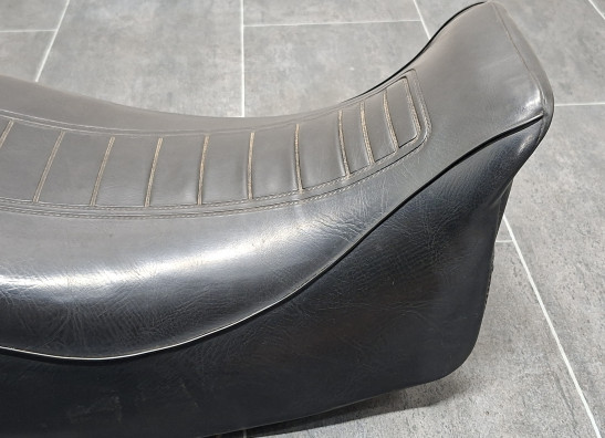 Zadel Suzuki GS 1000
