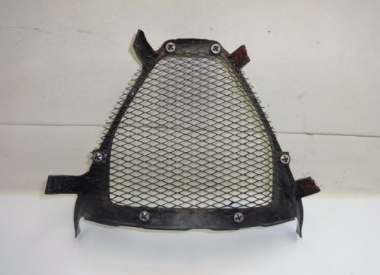 Cowl V shape under Suzuki GSX R 1000