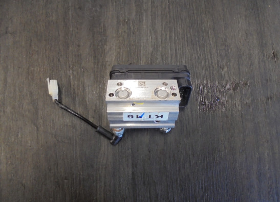 ABS pomp Husqvarna Svartpilen 125