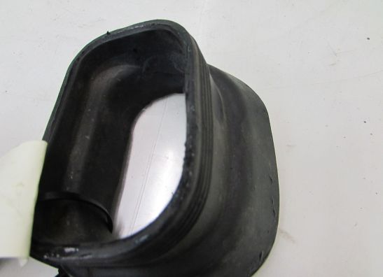 Luchtbuis midden Suzuki GSX R 750