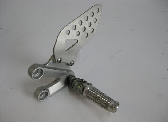 Main step holder left Suzuki GSX R 1000