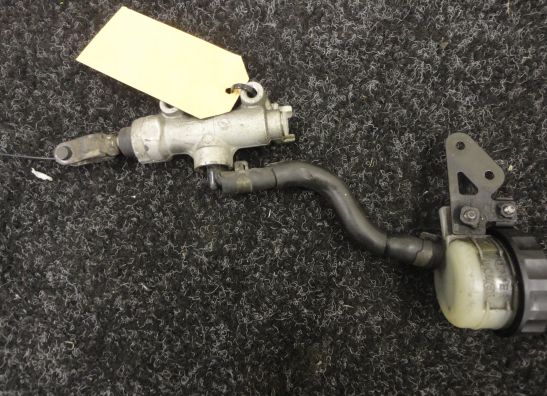 Rempomp achter Kawasaki ZX 6 R