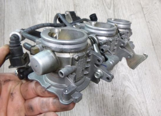 Gasklephuis Triumph Street Triple 675