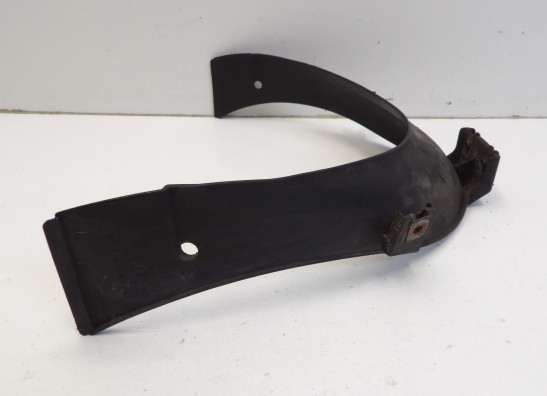 Cowl V shape under Suzuki GSX F 600