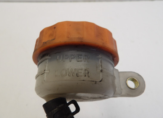 Rempomp achter Honda CBR 600 F