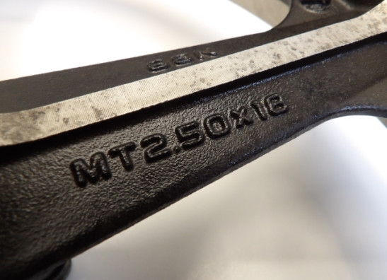 Front Wheel Honda VF 700  750 C Magna