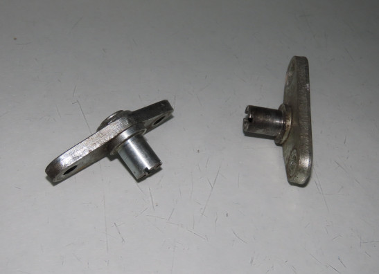 Voetsteun links Moto Guzzi California EV