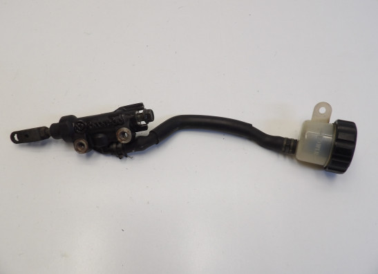 Rempomp achter Yamaha FAZER 600