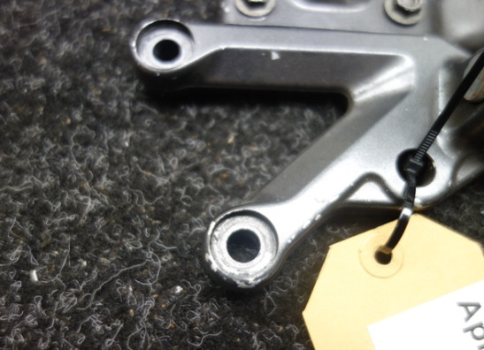 Fussrastetrager vorne links Aprilia RSV 1000