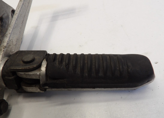 Fussrastetrager vorne rechts Suzuki RF 600