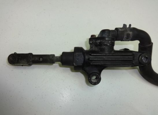 Rempomp achter Yamaha FJ 1200