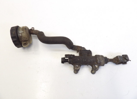 Rempomp achter Honda CB 500