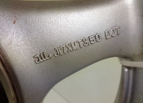 Achtervelg Suzuki VX 800