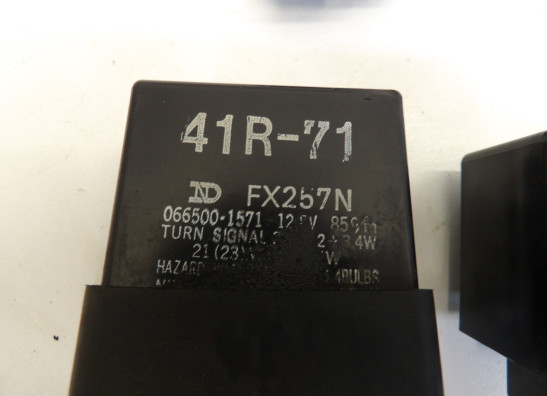 Relais unit Yamaha V max