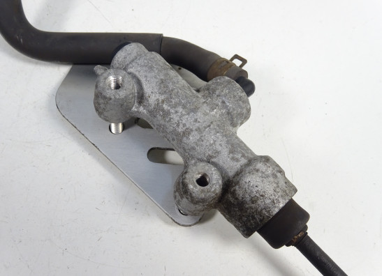 Rempomp achter Suzuki DL 650 V STROM