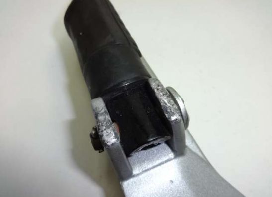 Fussrastetrager vorne rechts Honda CB 600 F