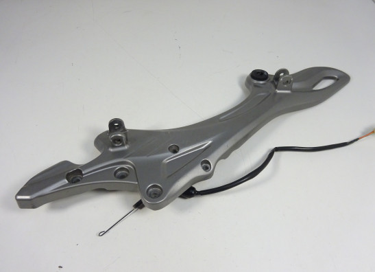 Fussrastetrager vorne rechts Suzuki SFV 650 Gladius