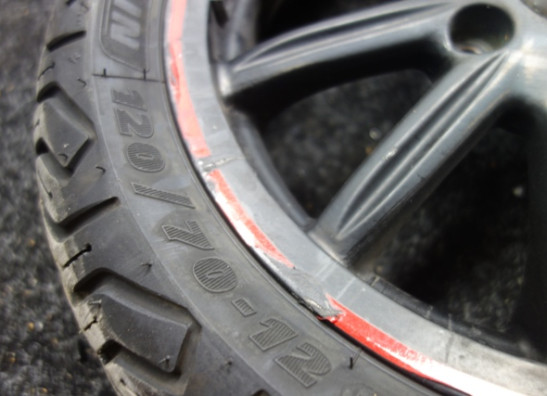 Front Wheel Piaggio Mp3 400