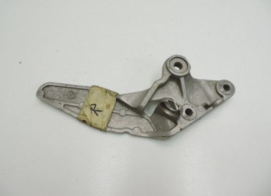 Fussrastetrager vorne rechts Yamaha FZR 1000