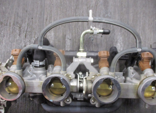 Gasklephuis Suzuki GSR 750