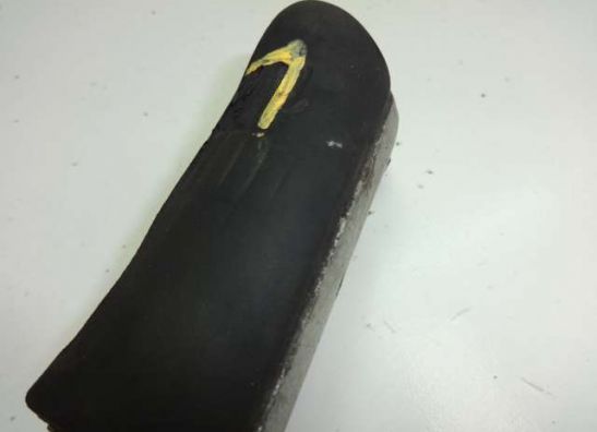 Fussrastetrager vorne links Honda CBR 1000 F