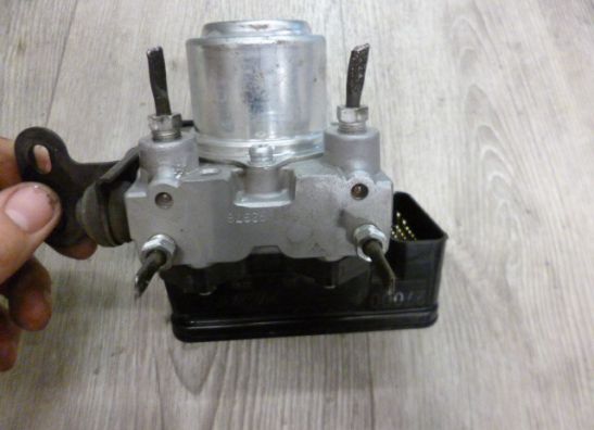 ABS pomp Triumph Tiger 1050