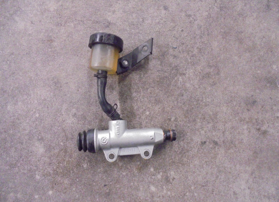 Rempomp achter Ducati Scrambler Cafe Racer