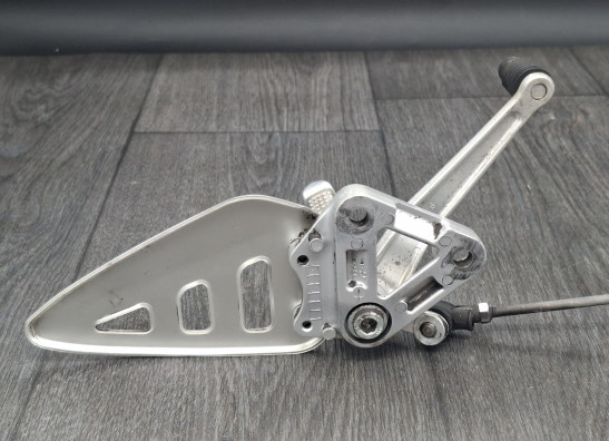Fussrastetrager vorne links Suzuki GSX R 750